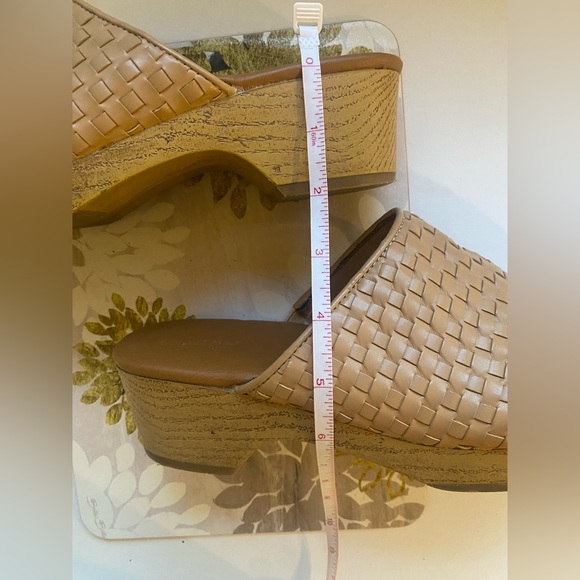 Universal Thread Tan Woven Mules - Picture 7 of 9
